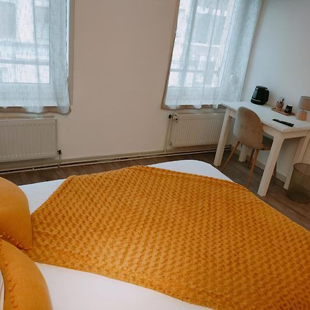 Le Royal Hotel Saint-Pol-sur-Ternoise 外观 照片