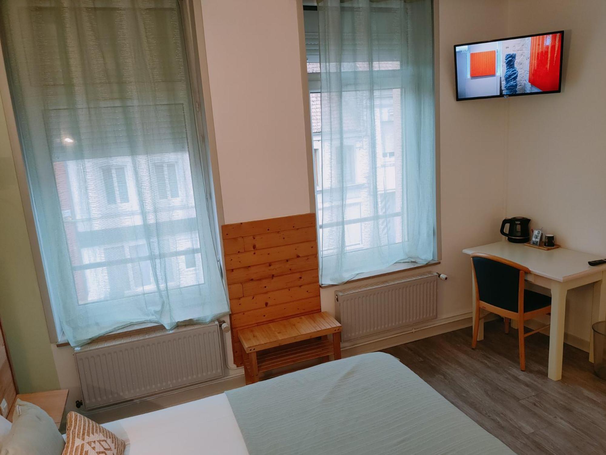 Le Royal Hotel Saint-Pol-sur-Ternoise 外观 照片