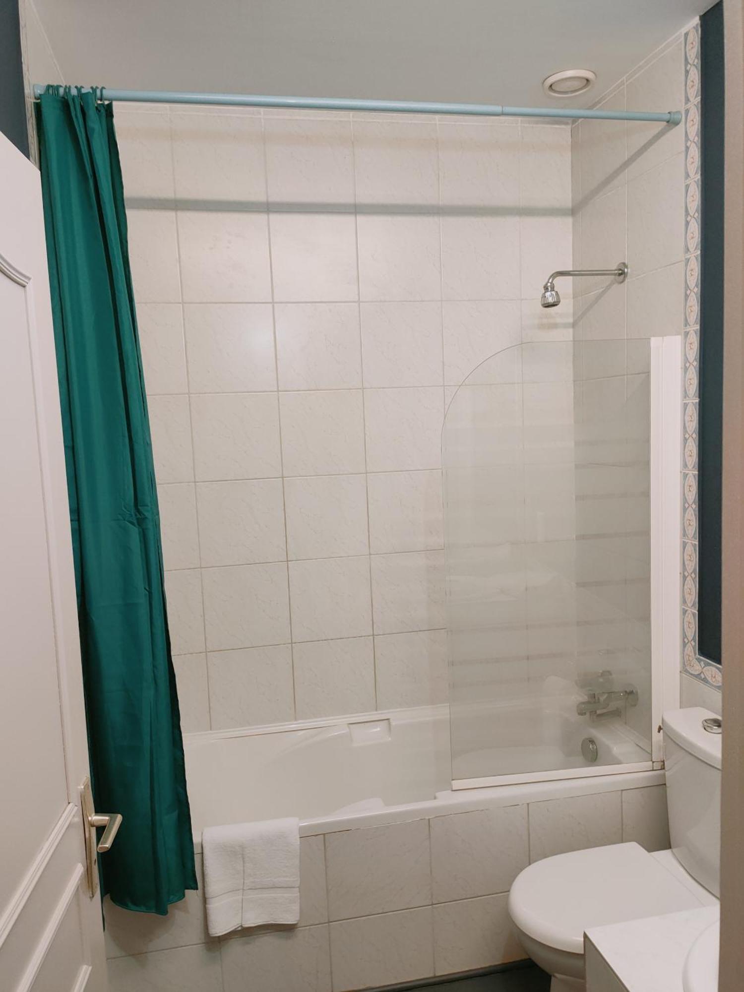Le Royal Hotel Saint-Pol-sur-Ternoise 外观 照片