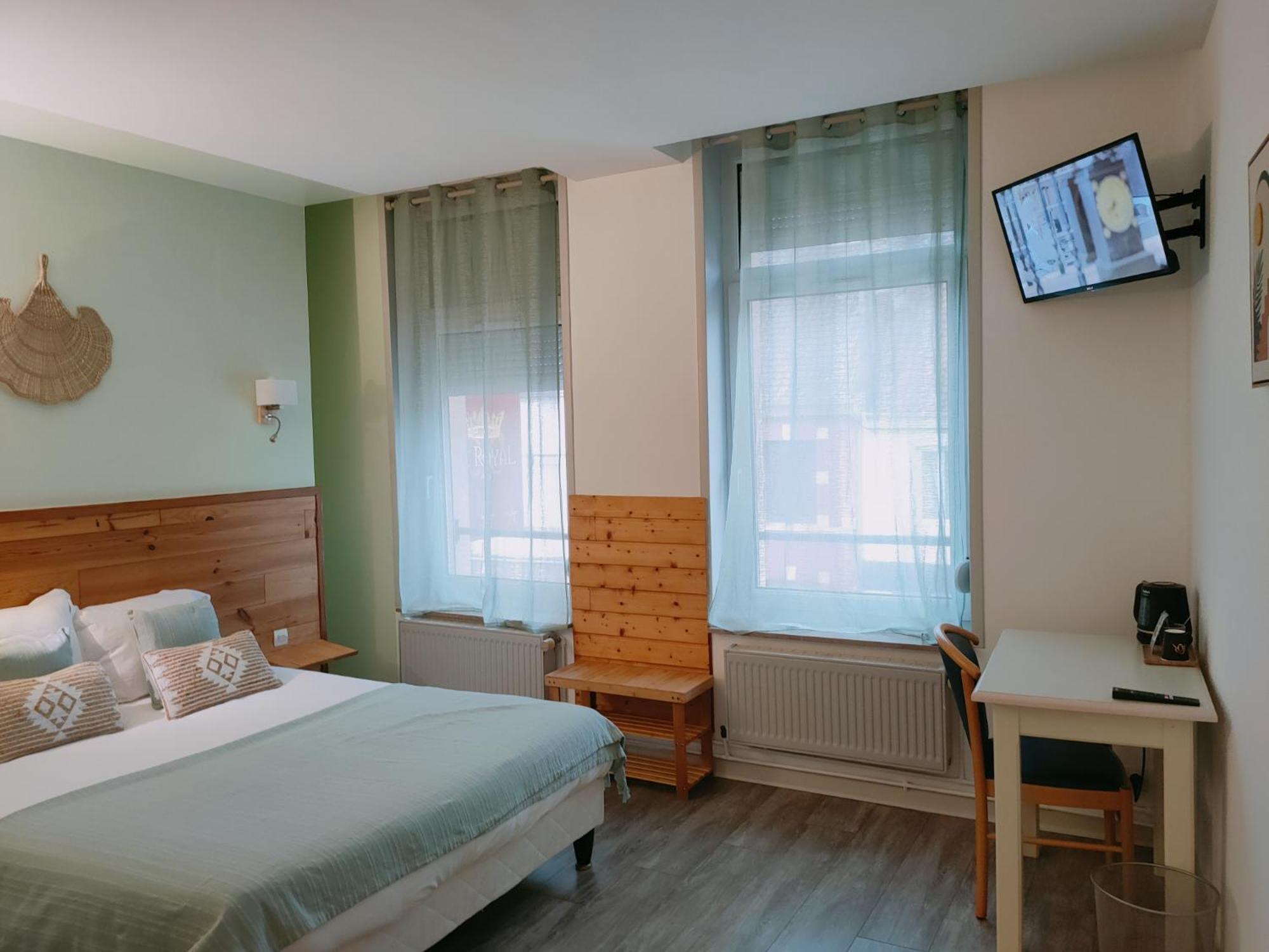 Le Royal Hotel Saint-Pol-sur-Ternoise 外观 照片