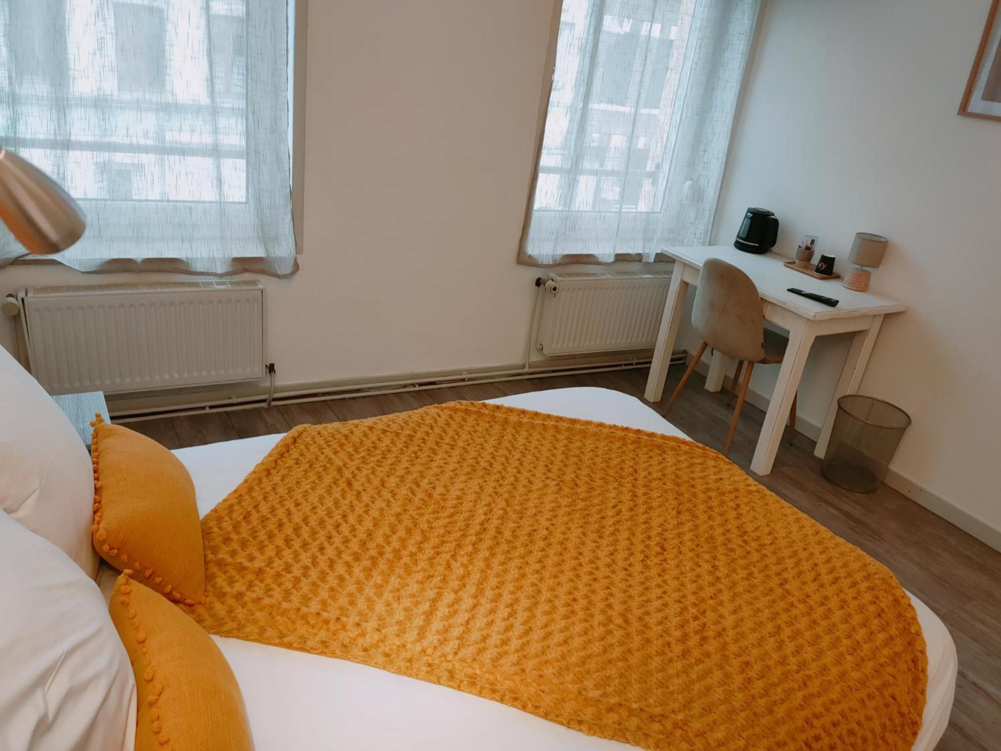 Le Royal Hotel Saint-Pol-sur-Ternoise 外观 照片
