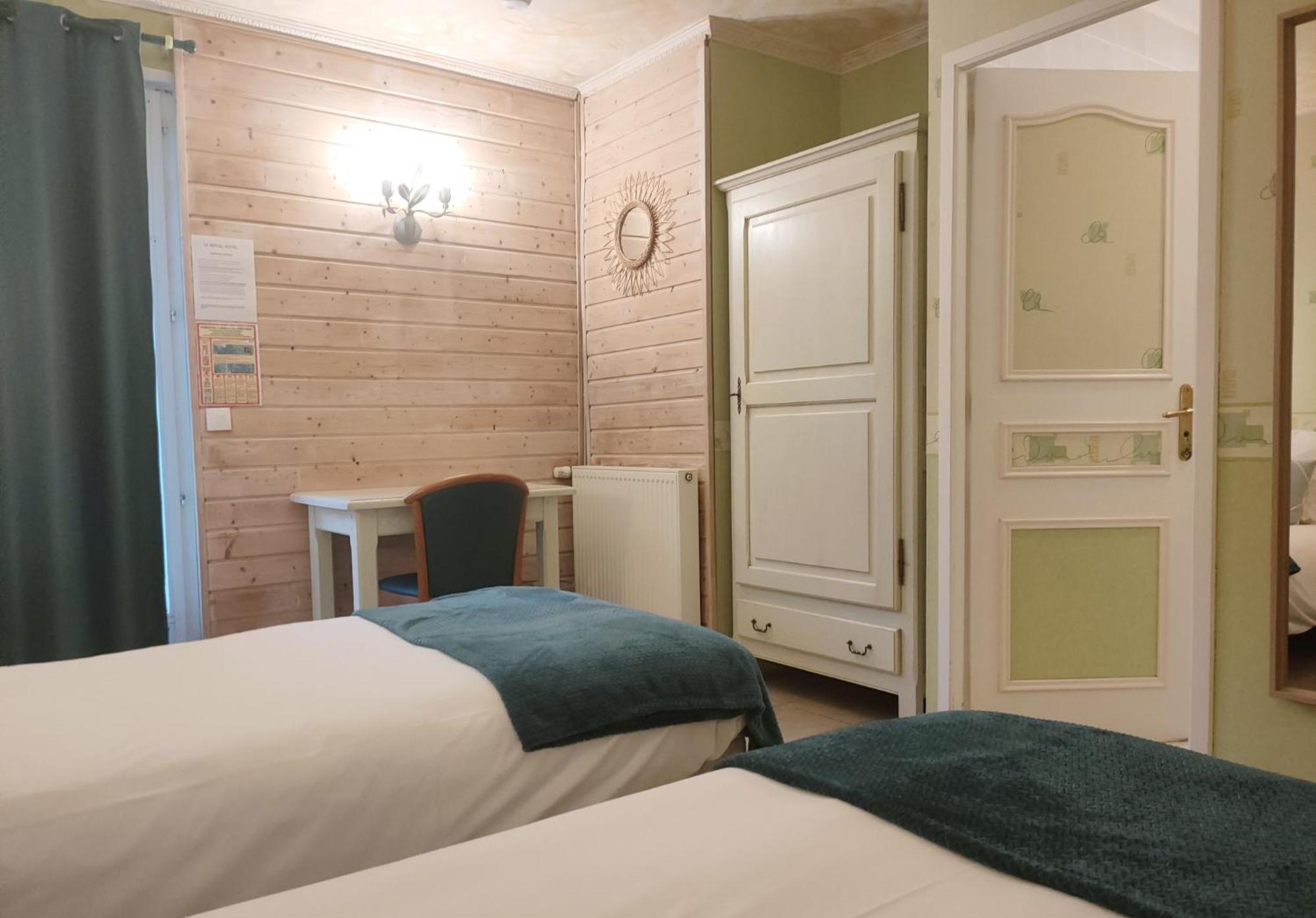 Le Royal Hotel Saint-Pol-sur-Ternoise 外观 照片